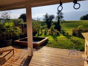 Square large hot tub 3