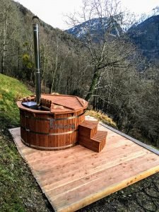 Wooden outdoor spa in thermowood Deluxe testimonial