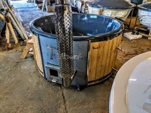 Fiberglass lined outdoor spa with integrated heater Spruce Larch Wellness Deluxe 4