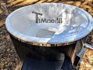 Black fiberglass lined hot tub with integrated burner Wellness Scandinavian 15