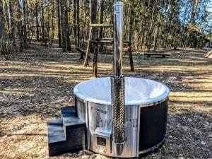 Black fiberglass lined hot tub with integrated burner Wellness Scandinavian 5