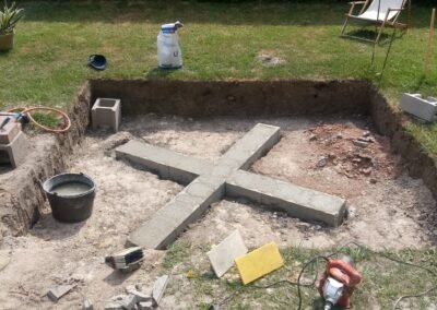 Preparing the base for a hot tub concrete (3)