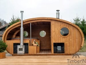 Ovale buitensauna met geintegreerd bubbelbad 67